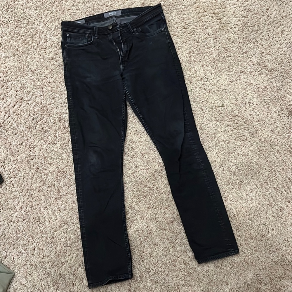 Men’s black Revtown jeans. Size 32